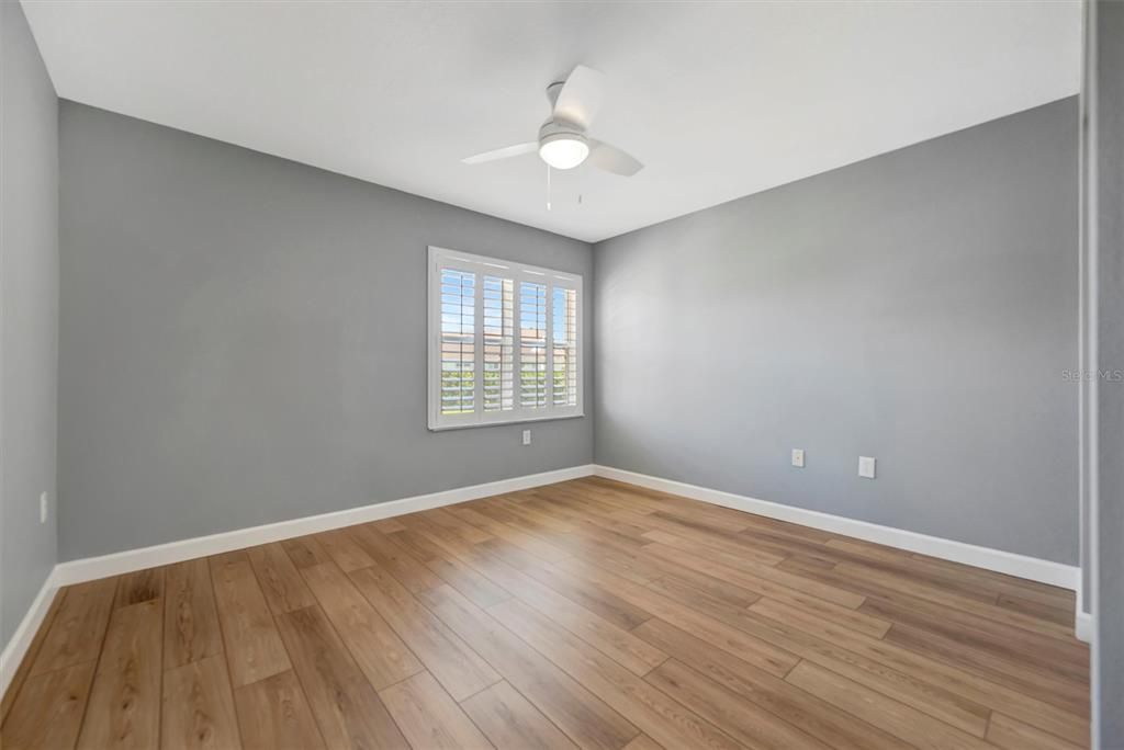 For Sale: $359,900 (3 beds, 2 baths, 1659 Square Feet)