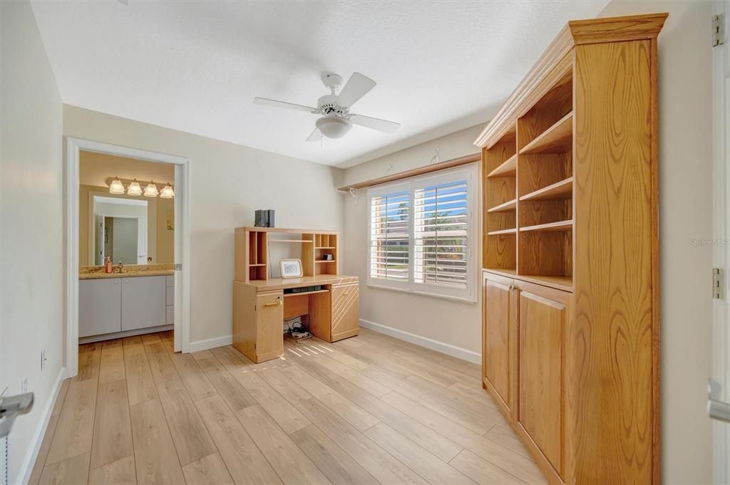 For Sale: $359,900 (3 beds, 2 baths, 1659 Square Feet)