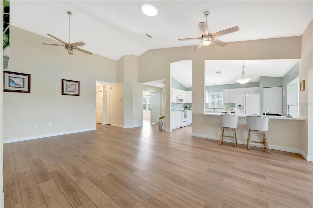 For Sale: $359,900 (3 beds, 2 baths, 1659 Square Feet)