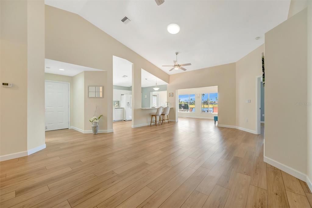 For Sale: $359,900 (3 beds, 2 baths, 1659 Square Feet)