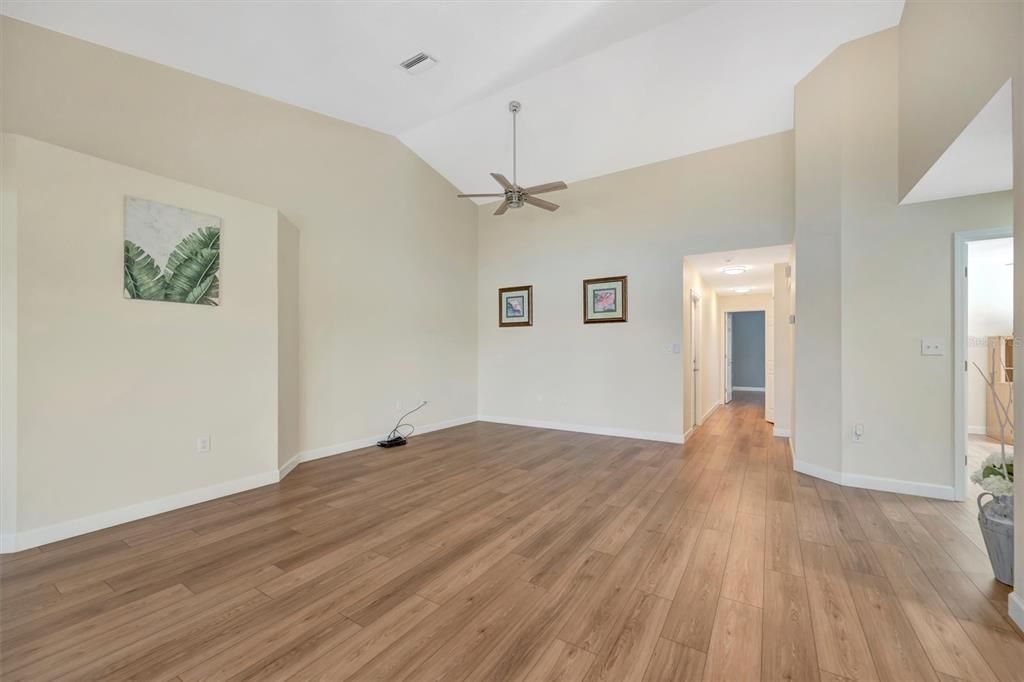 For Sale: $359,900 (3 beds, 2 baths, 1659 Square Feet)