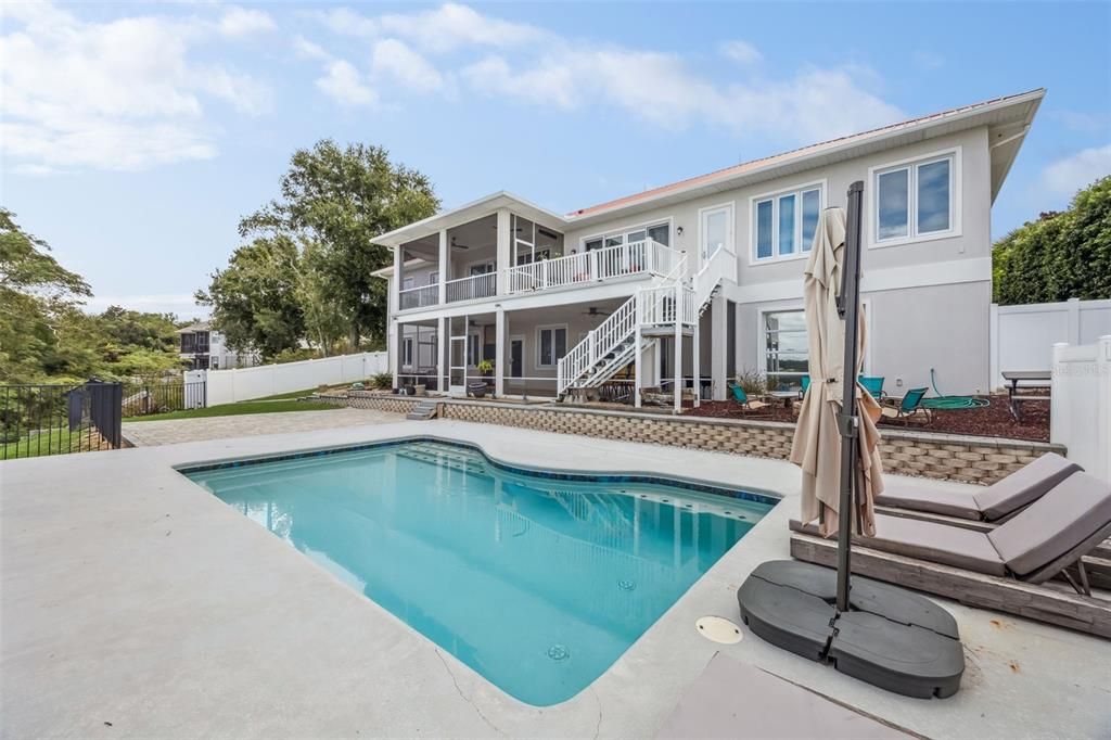 For Sale: $1,534,000 (6 beds, 4 baths, 5148 Square Feet)