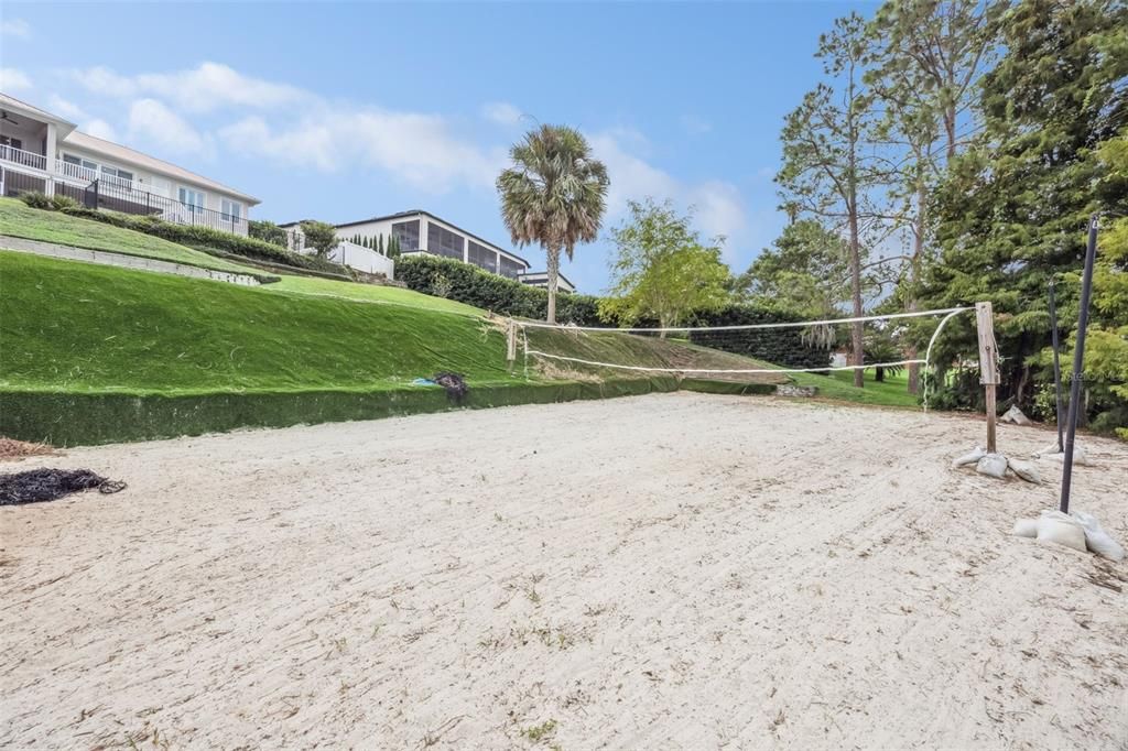 For Sale: $1,534,000 (6 beds, 4 baths, 5148 Square Feet)