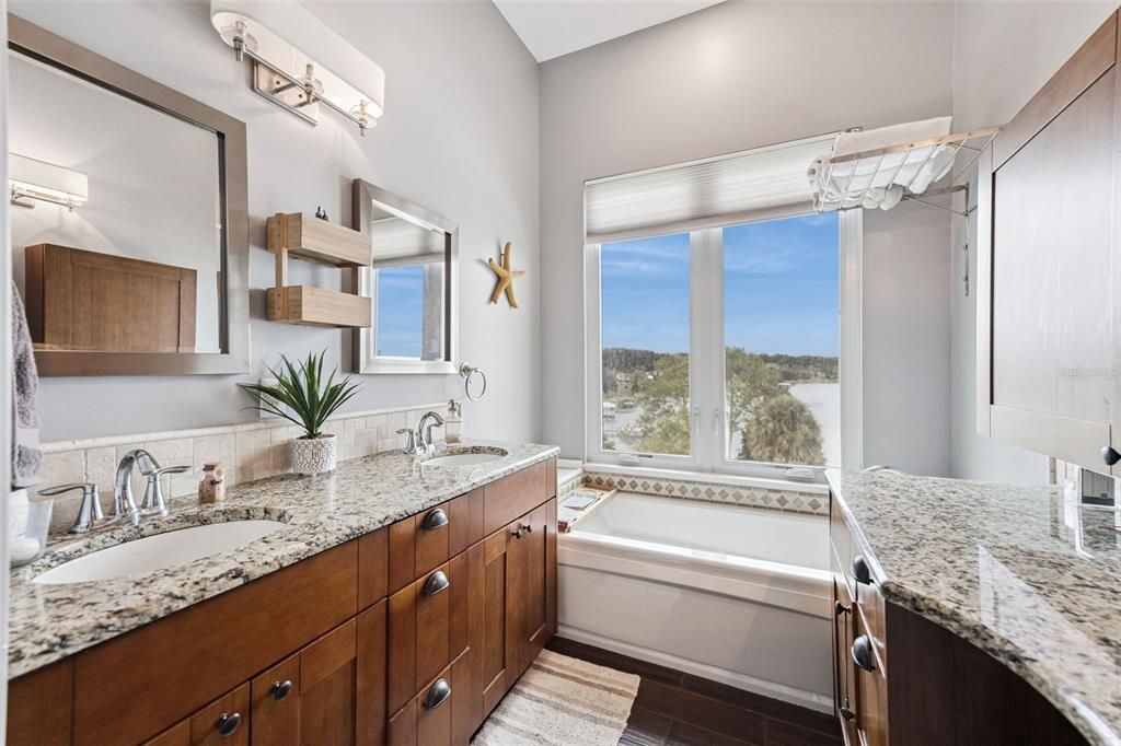 For Sale: $1,534,000 (6 beds, 4 baths, 5148 Square Feet)