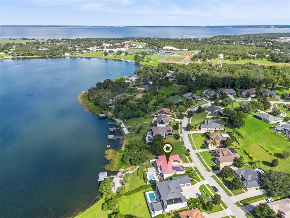 For Sale: $1,534,000 (6 beds, 4 baths, 5148 Square Feet)