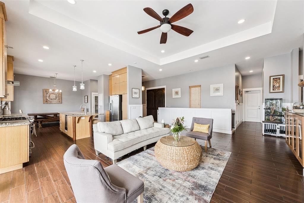 For Sale: $1,534,000 (6 beds, 4 baths, 5148 Square Feet)