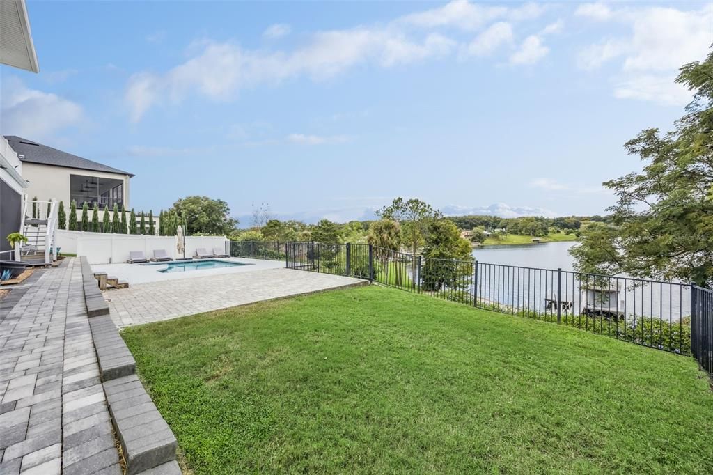 For Sale: $1,534,000 (6 beds, 4 baths, 5148 Square Feet)