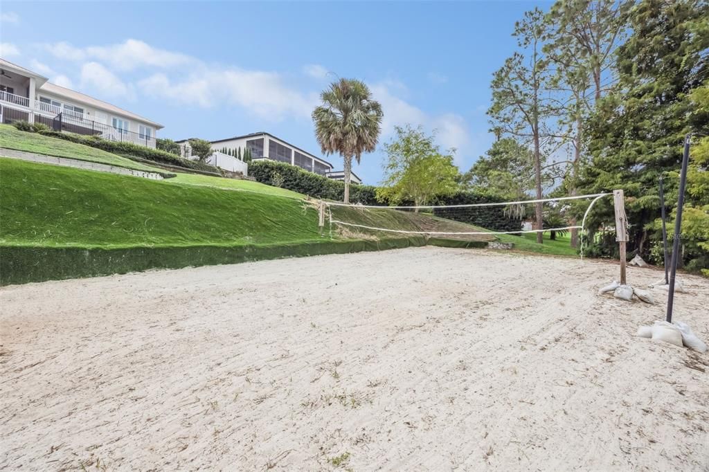 For Sale: $1,534,000 (6 beds, 4 baths, 5148 Square Feet)