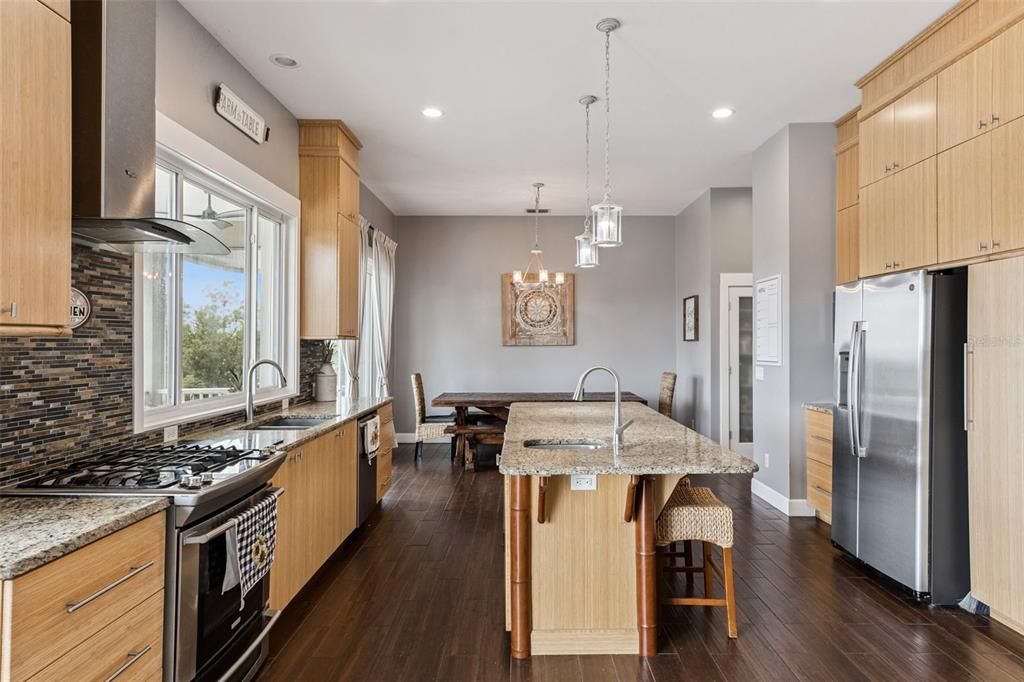 For Sale: $1,534,000 (6 beds, 4 baths, 5148 Square Feet)