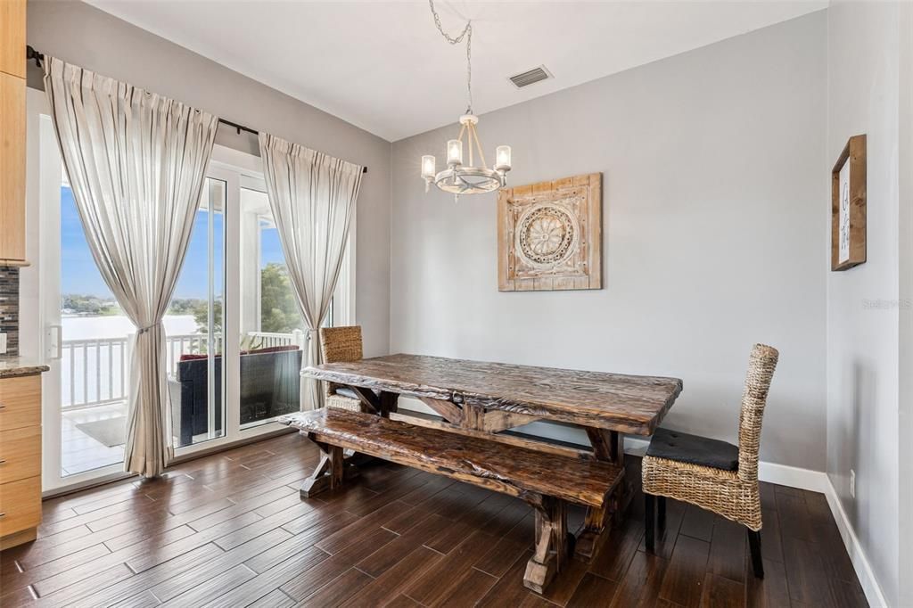 For Sale: $1,534,000 (6 beds, 4 baths, 5148 Square Feet)