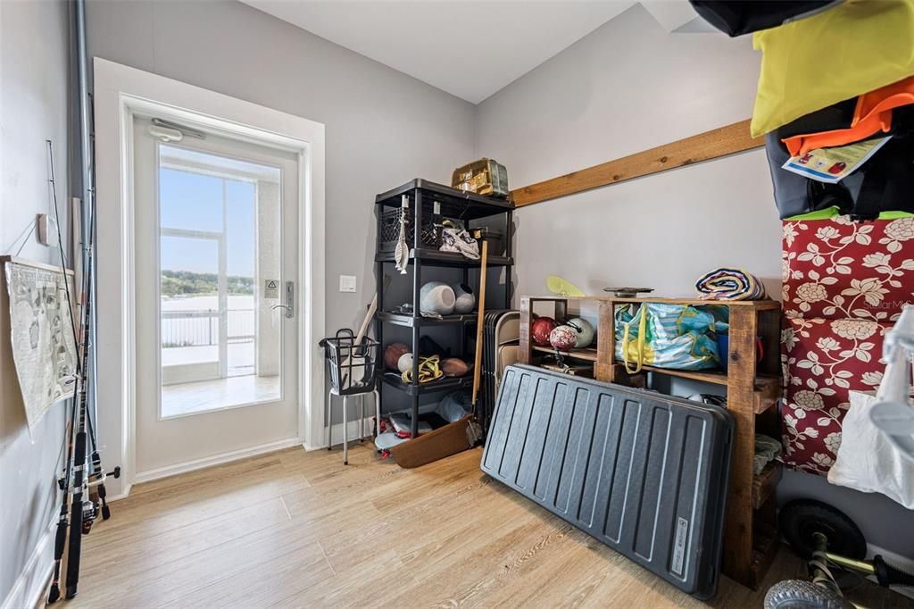 For Sale: $1,534,000 (6 beds, 4 baths, 5148 Square Feet)