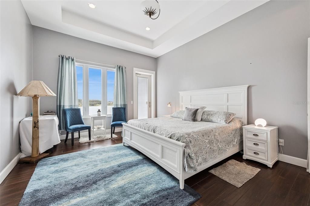 For Sale: $1,534,000 (6 beds, 4 baths, 5148 Square Feet)