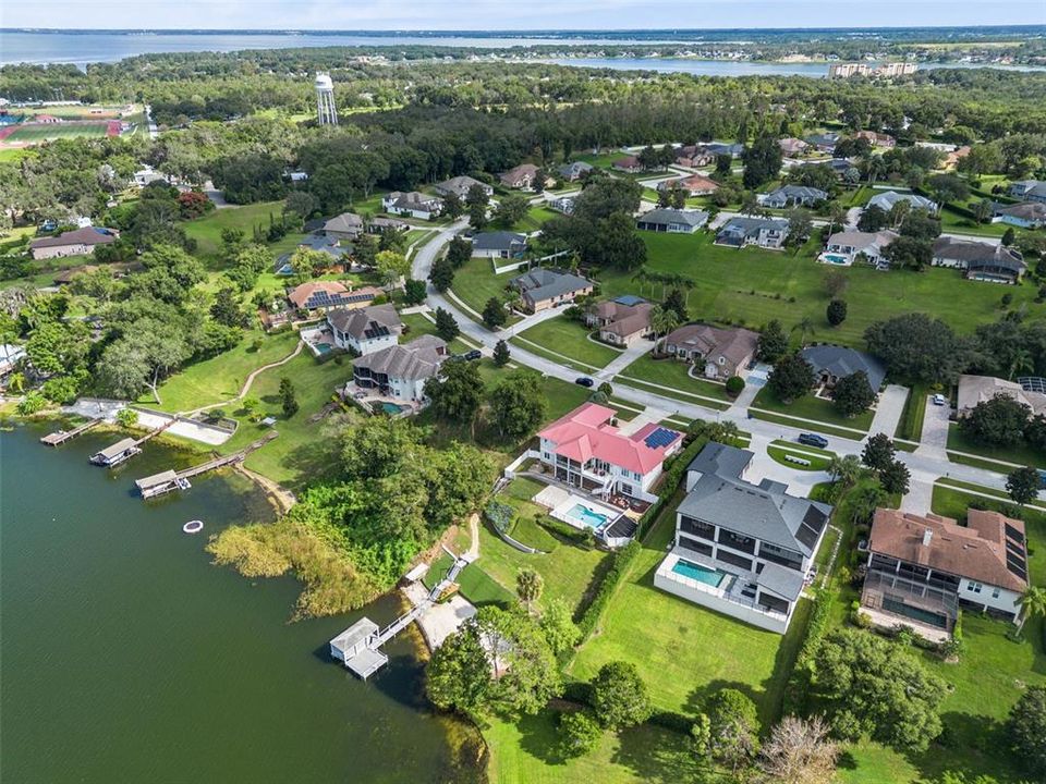 For Sale: $1,534,000 (6 beds, 4 baths, 5148 Square Feet)