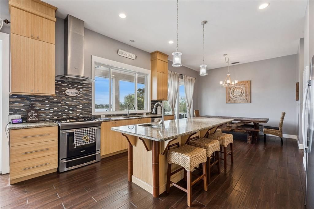 For Sale: $1,534,000 (6 beds, 4 baths, 5148 Square Feet)