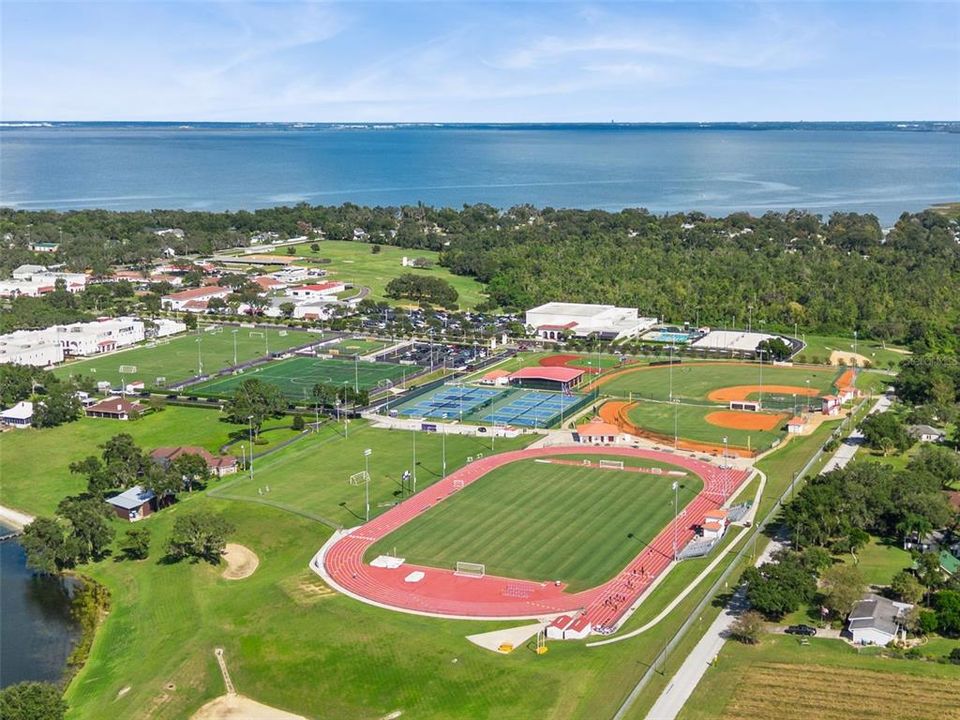 For Sale: $1,534,000 (6 beds, 4 baths, 5148 Square Feet)