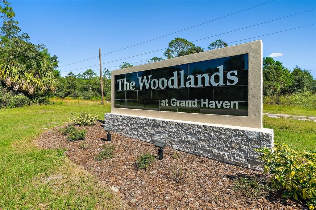 Active With Contract: $269,000 (3 beds, 2 baths, 1433 Square Feet)