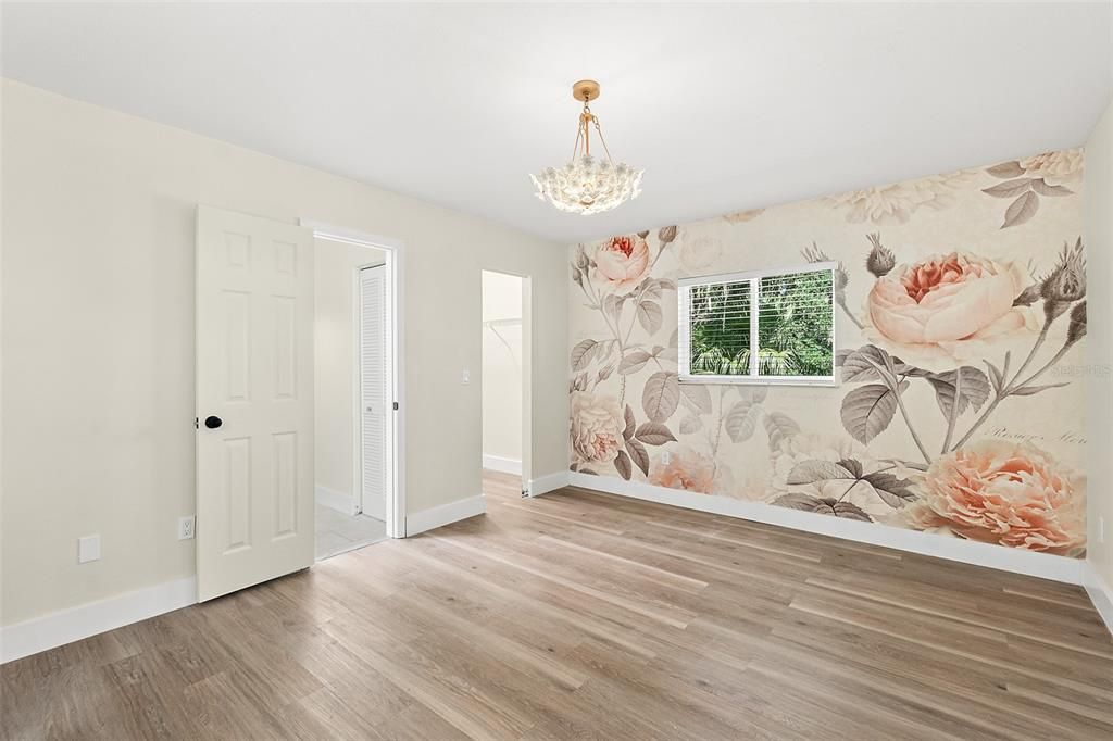 Active With Contract: $269,000 (3 beds, 2 baths, 1433 Square Feet)