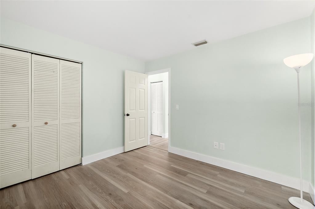 Active With Contract: $269,000 (3 beds, 2 baths, 1433 Square Feet)