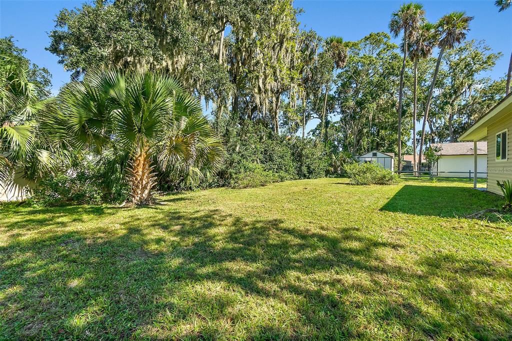 Active With Contract: $269,000 (3 beds, 2 baths, 1433 Square Feet)