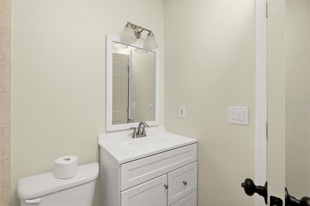 Active With Contract: $269,000 (3 beds, 2 baths, 1433 Square Feet)