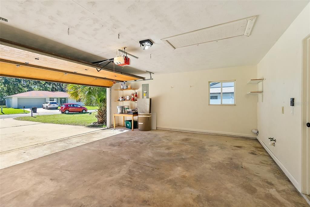 Active With Contract: $269,000 (3 beds, 2 baths, 1433 Square Feet)