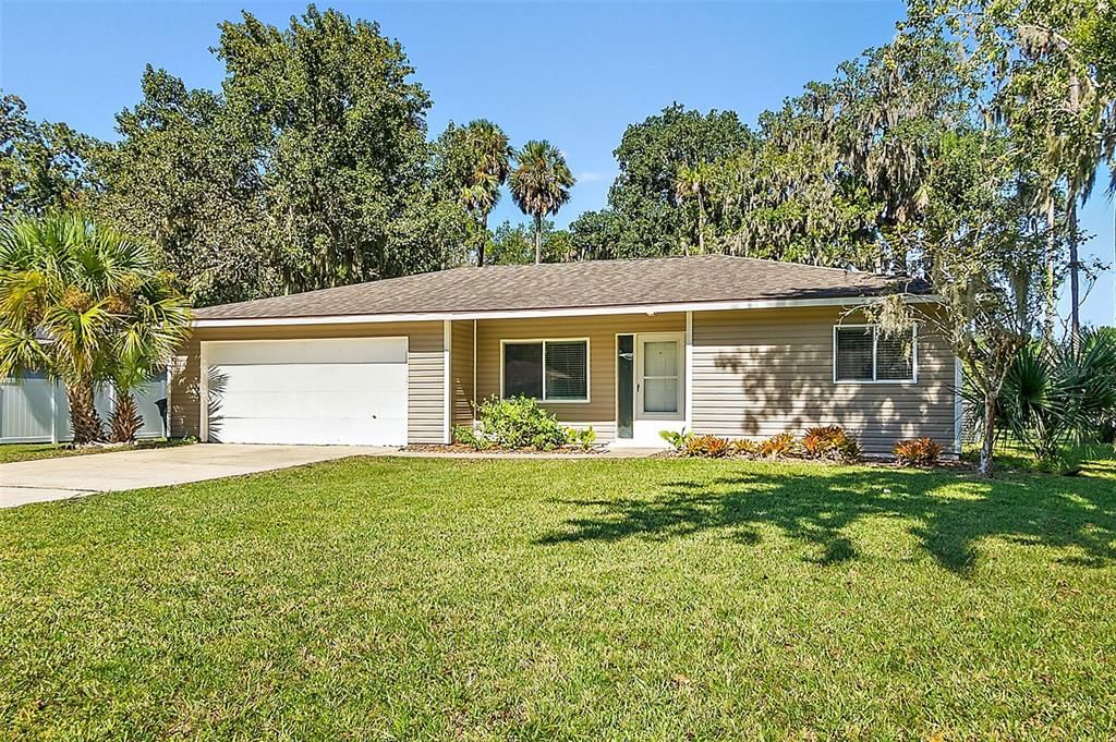 Active With Contract: $269,000 (3 beds, 2 baths, 1433 Square Feet)