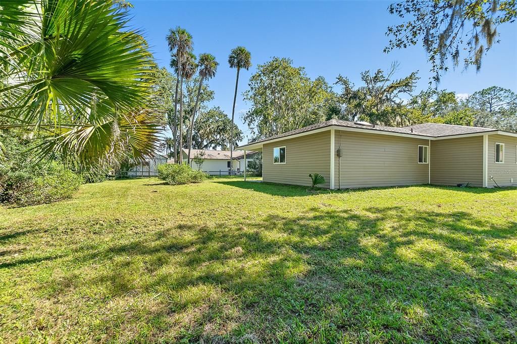 Active With Contract: $269,000 (3 beds, 2 baths, 1433 Square Feet)