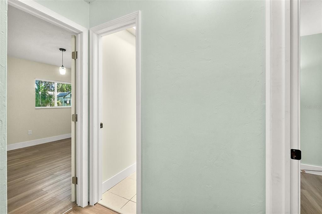 Active With Contract: $269,000 (3 beds, 2 baths, 1433 Square Feet)