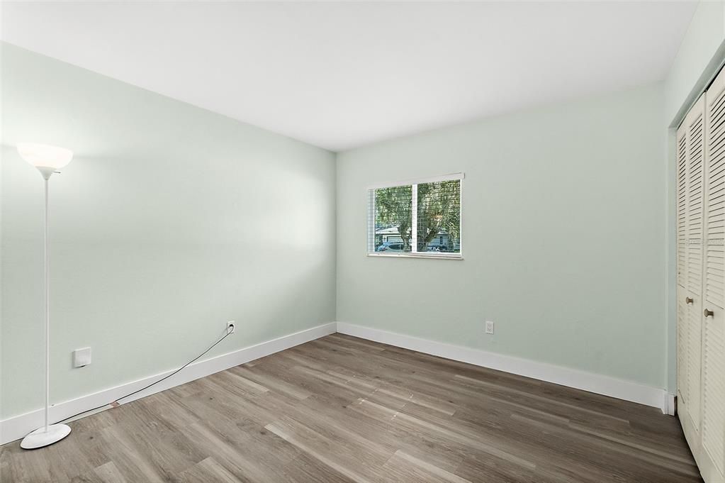 Active With Contract: $269,000 (3 beds, 2 baths, 1433 Square Feet)