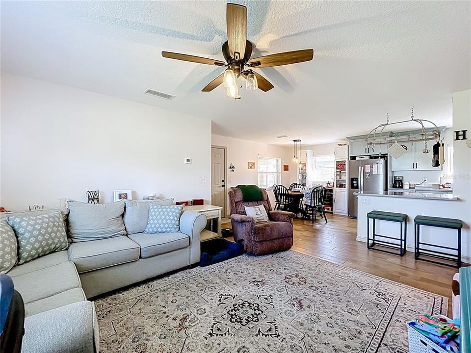 Activo con contrato: $259,000 (2 camas, 2 baños, 1060 Pies cuadrados)