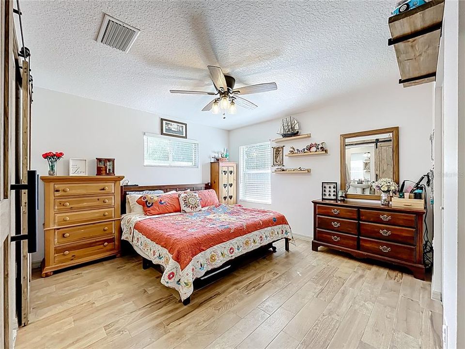 Activo con contrato: $259,000 (2 camas, 2 baños, 1060 Pies cuadrados)