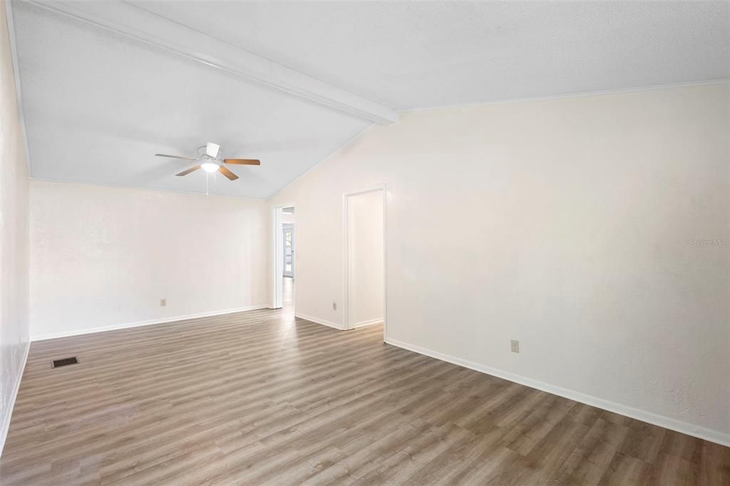 For Sale: $309,900 (3 beds, 2 baths, 1440 Square Feet)