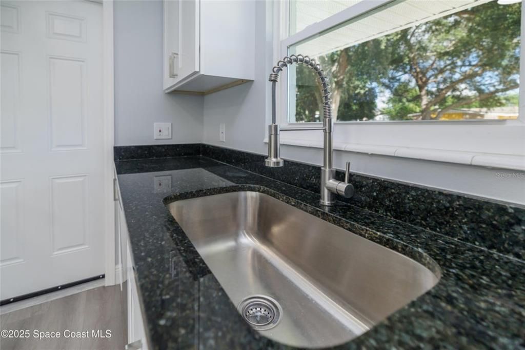 待售: $280,000 (3 贝兹, 2 浴室, 1161 平方英尺)