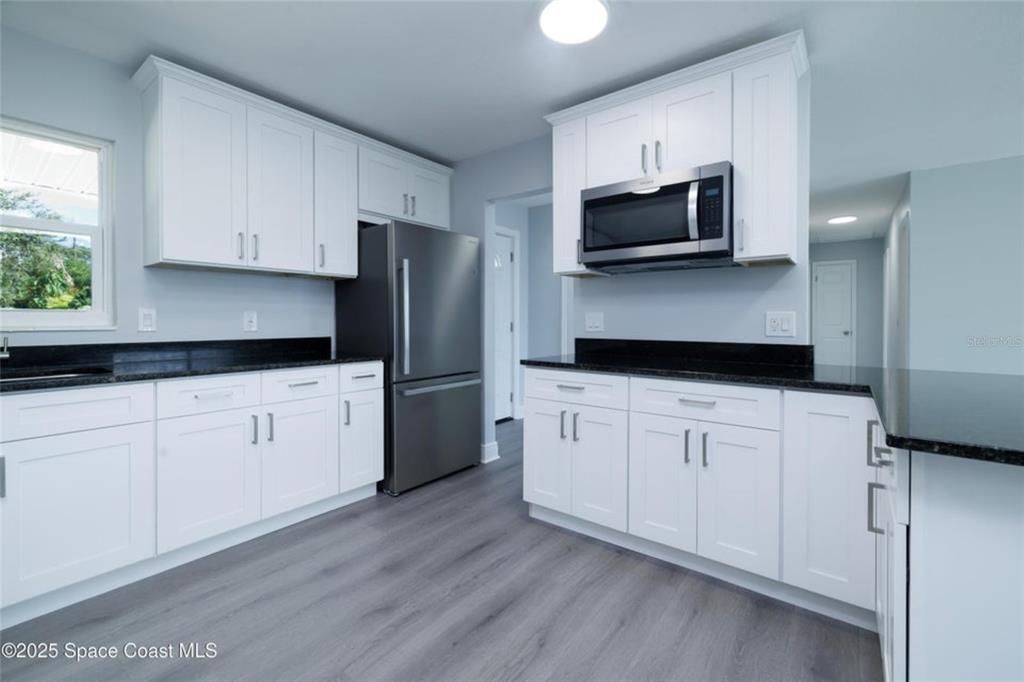 待售: $280,000 (3 贝兹, 2 浴室, 1161 平方英尺)