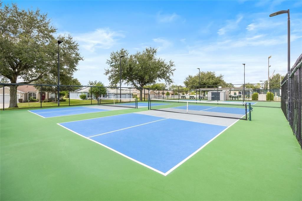 En Venta: $369,900 (3 camas, 2 baños, 2285 Pies cuadrados)