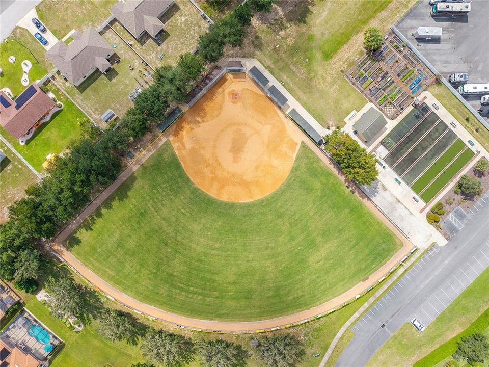 En Venta: $369,900 (3 camas, 2 baños, 2285 Pies cuadrados)