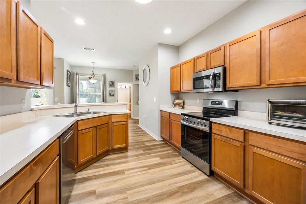 En Venta: $369,900 (3 camas, 2 baños, 2285 Pies cuadrados)