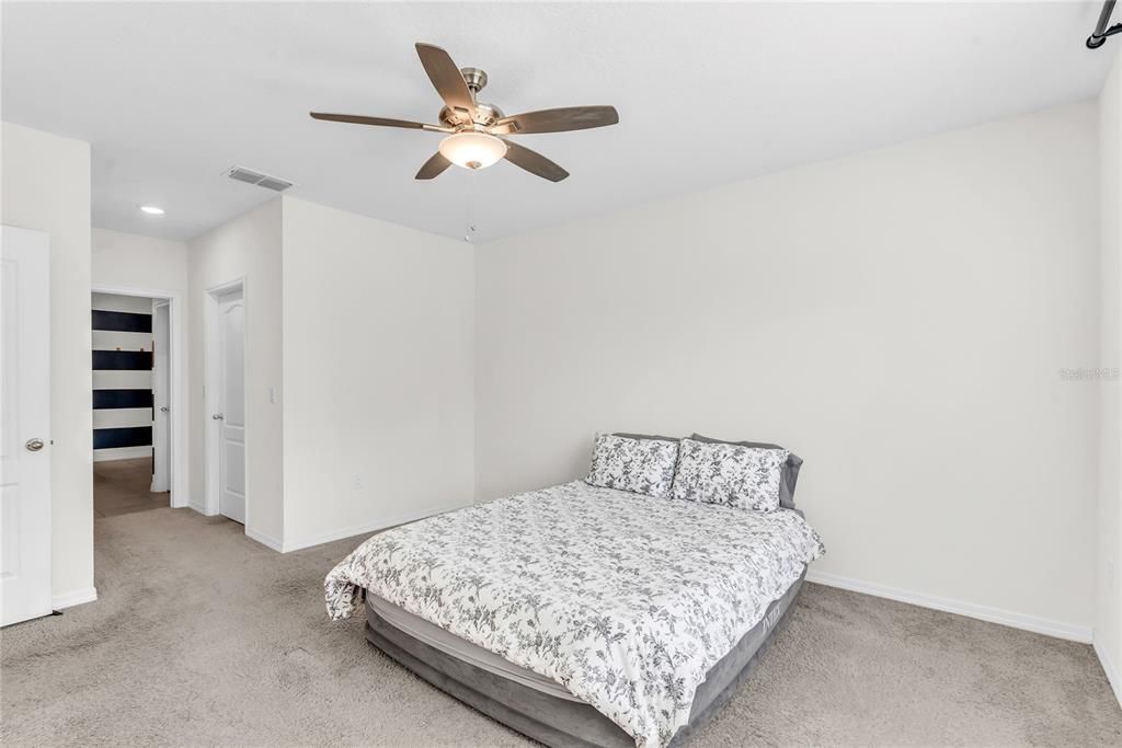 На продажу: $314,900 (3 спален, 2 ванн, 1690 Квадратных фут)