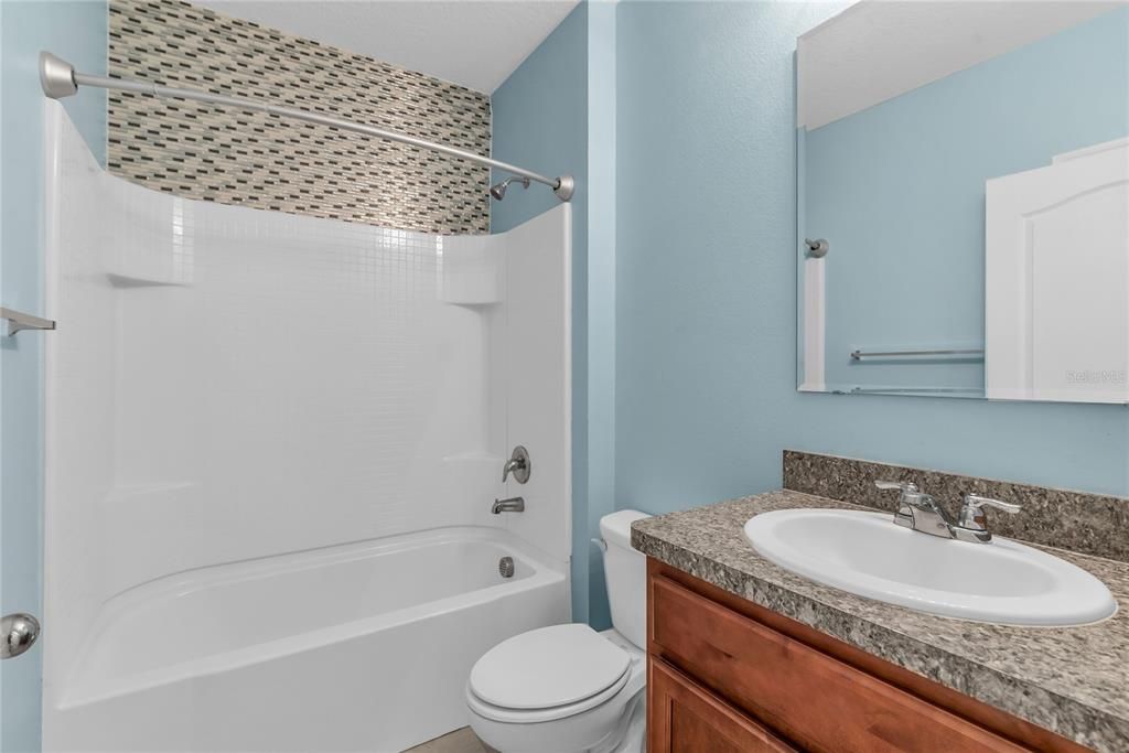 На продажу: $314,900 (3 спален, 2 ванн, 1690 Квадратных фут)