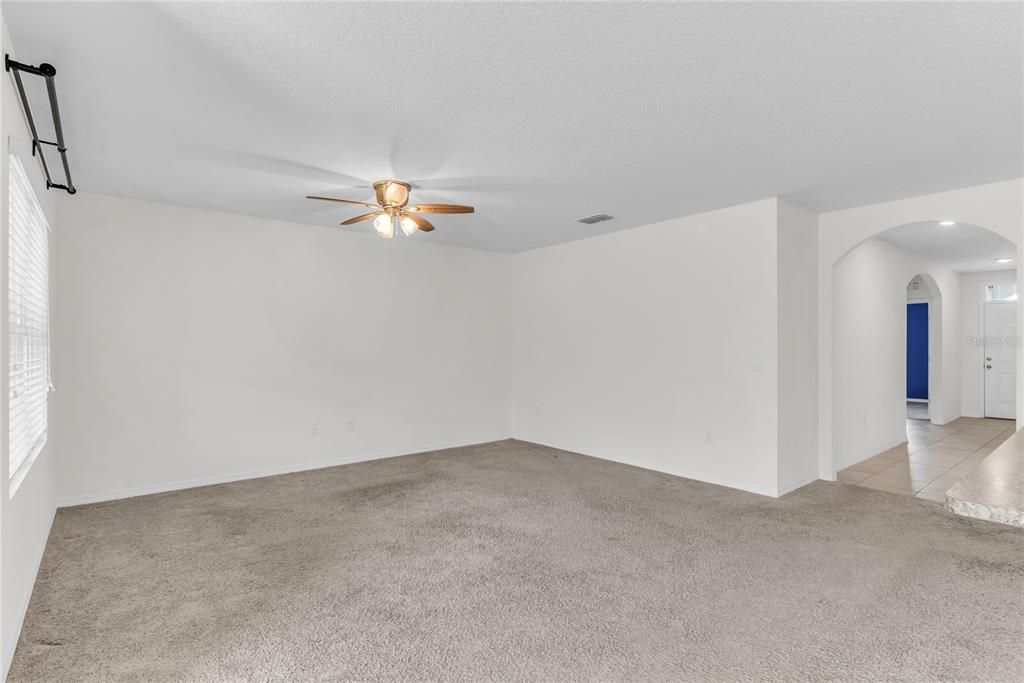 На продажу: $314,900 (3 спален, 2 ванн, 1690 Квадратных фут)