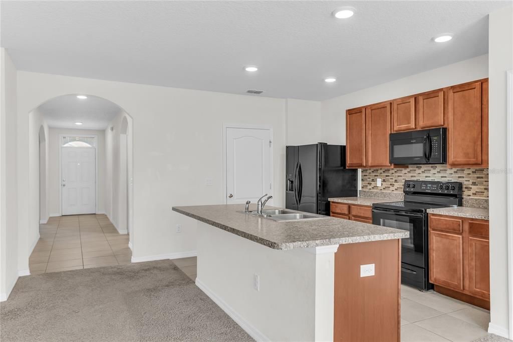 На продажу: $314,900 (3 спален, 2 ванн, 1690 Квадратных фут)