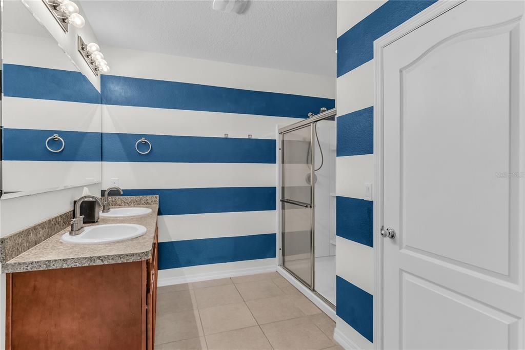 На продажу: $314,900 (3 спален, 2 ванн, 1690 Квадратных фут)