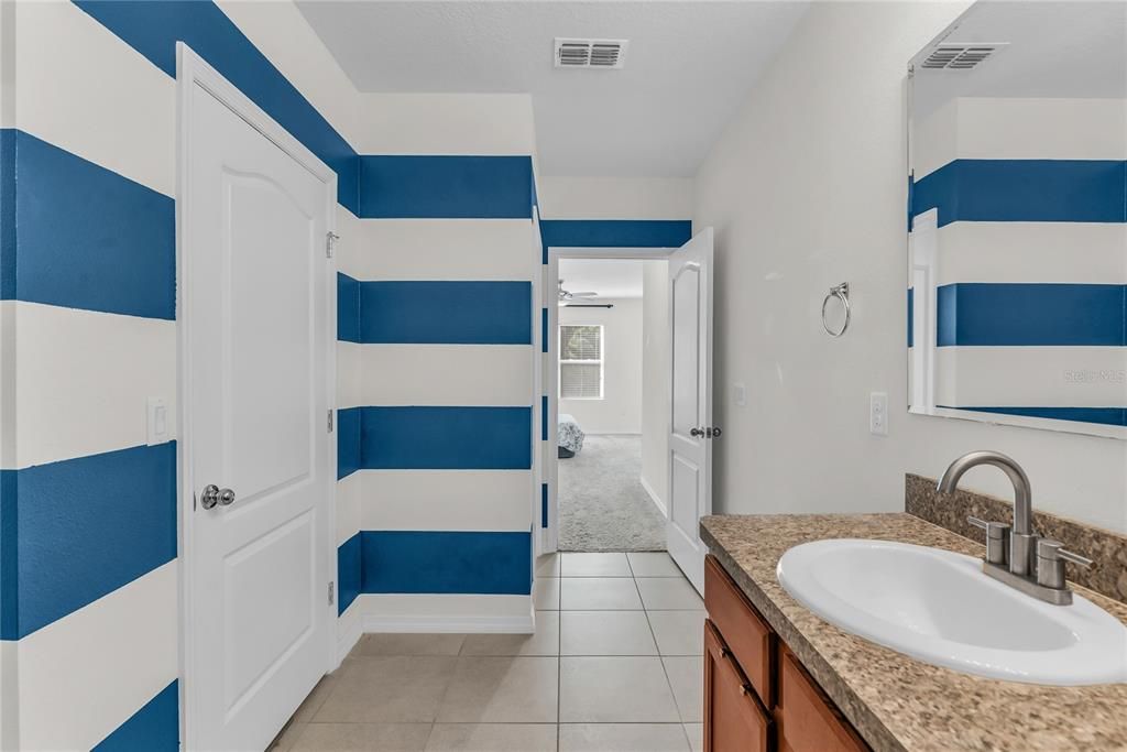 На продажу: $314,900 (3 спален, 2 ванн, 1690 Квадратных фут)