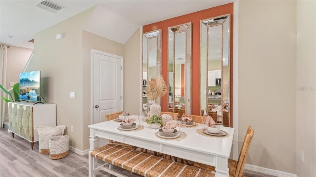 Active With Contract: $319,990 (3 beds, 2 baths, 1673 Square Feet)