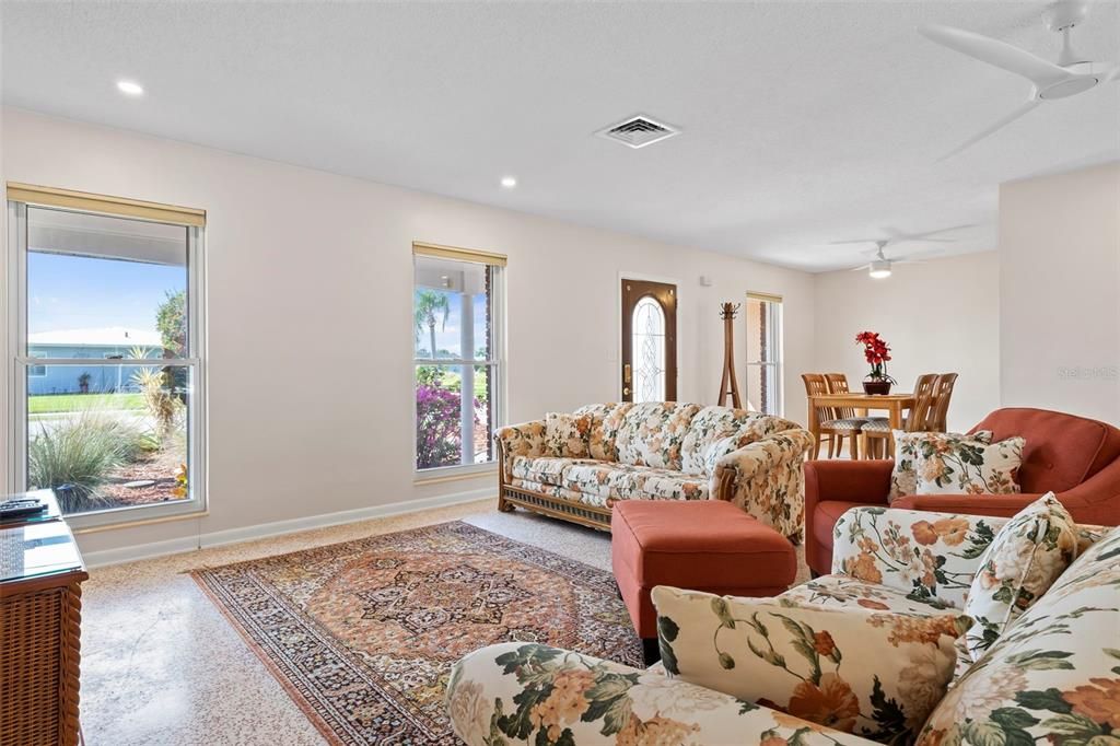 For Sale: $525,000 (3 beds, 2 baths, 1575 Square Feet)