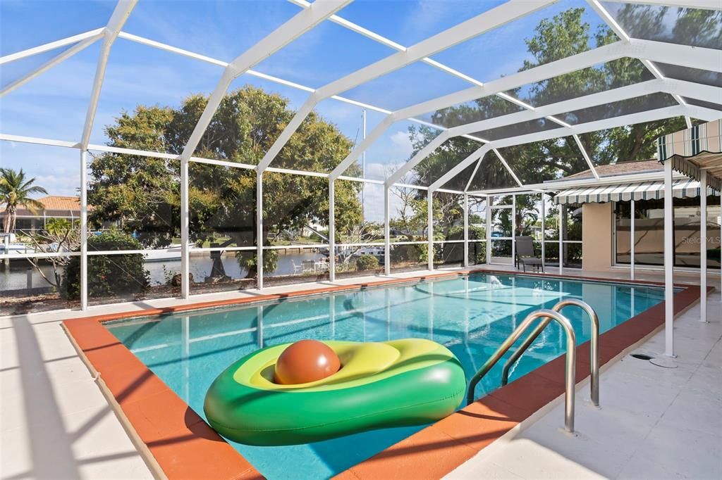 For Sale: $525,000 (3 beds, 2 baths, 1575 Square Feet)