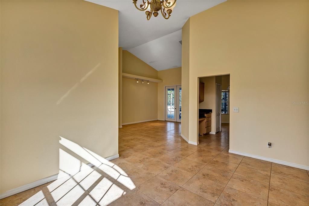 For Sale: $460,000 (4 beds, 3 baths, 2395 Square Feet)