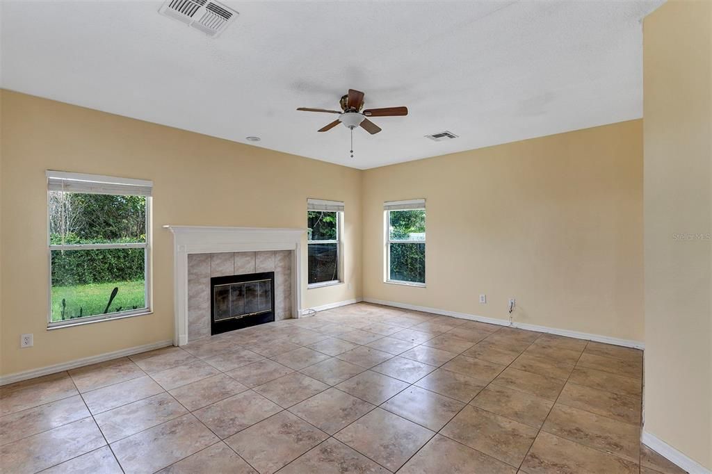 For Sale: $460,000 (4 beds, 3 baths, 2395 Square Feet)