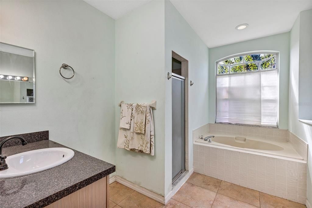 For Sale: $460,000 (4 beds, 3 baths, 2395 Square Feet)