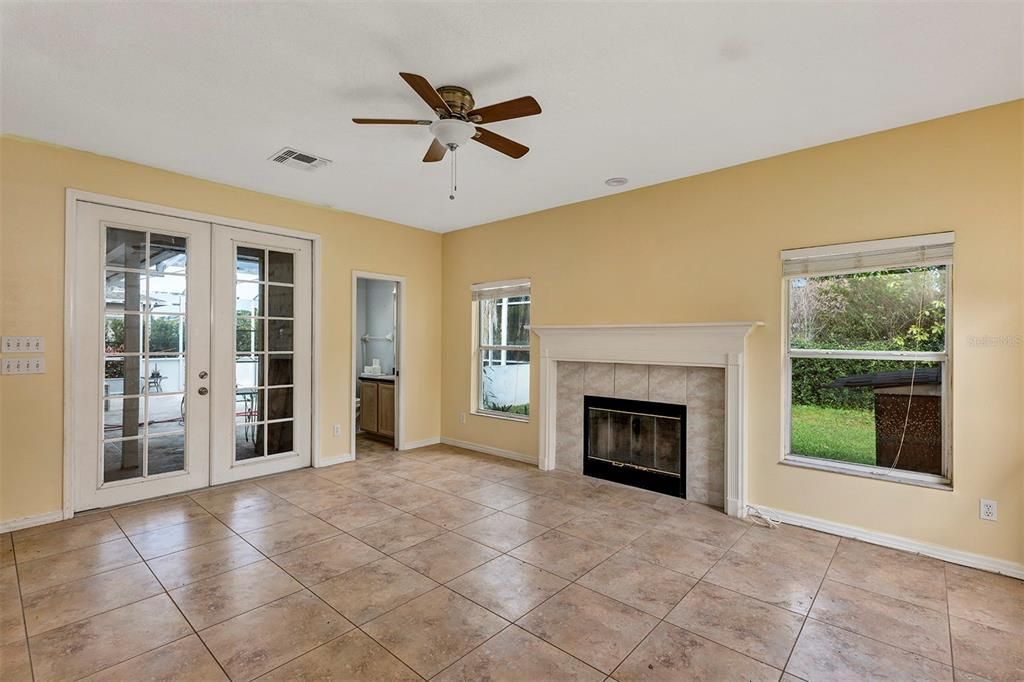 For Sale: $460,000 (4 beds, 3 baths, 2395 Square Feet)